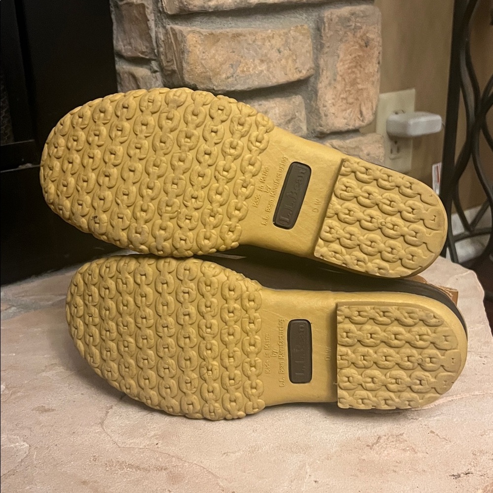 L.L. Bean 6” Women’s Bean Boots - Picture 8 of 9
